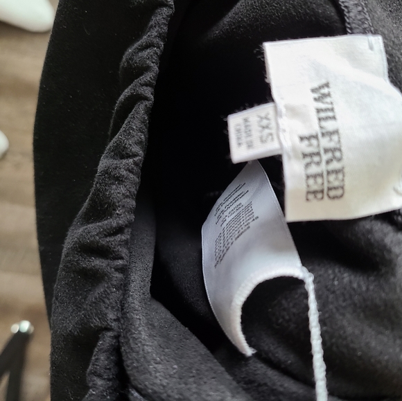 Wilfred Daria Suede Leggings - Picture 2 of 6